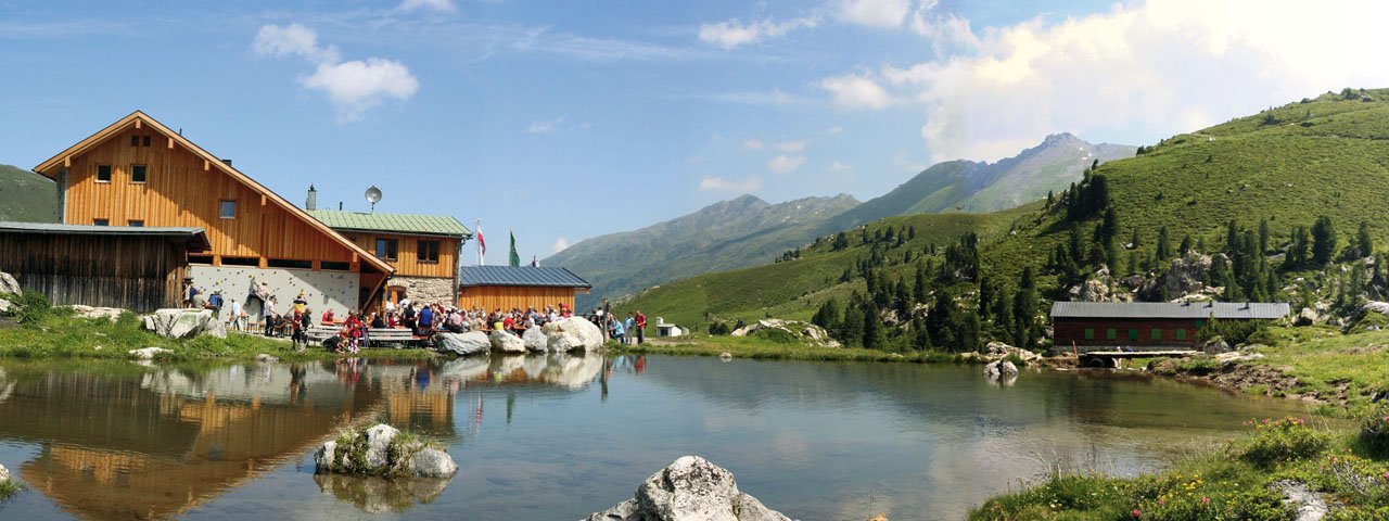 Ziel der 8. Etappe: die Lizumer Hütte, © Alpenverein Hall in Tirol/Lizumer Hütte