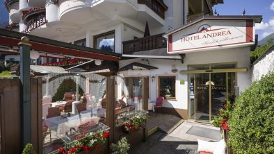 Hotel_Andrea_Mayrhofen_Eingang_neu-min