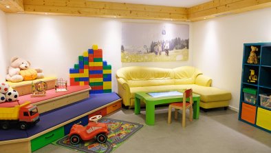 Duplo, Riesenlego, Bobby Cars, etc. im Kinderraum