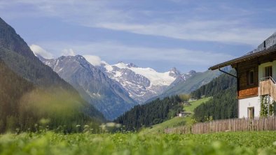 Außenansicht Blick zum Gletscher