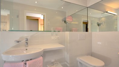 Komfort-Doppelzimmer: Badezimmer
