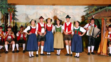 Buntes Folklore-Programm: Familie Gundolf bringt traditionelle Tiroler Musik und Tanz auf die Bühne, © Familie Gundolf