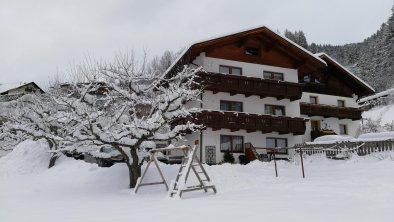 Haus Hackl im Winter