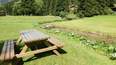 Landhaus Alpenblick - Garten m. Bach