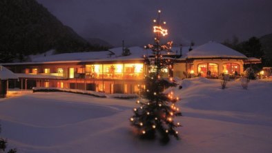 Hanneshof mit Christbaum