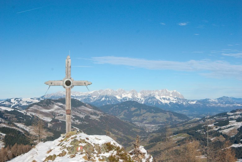 Vom Gipfel der Spie&szlig;n&auml;gel reicht der Blick bis zum Wilden Kaiser.