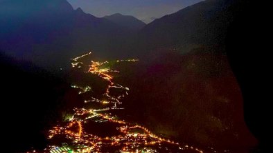 Apart Haus Bella Zillertal bei Nacht