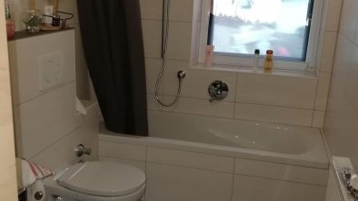 Badezimmer m. Wanne