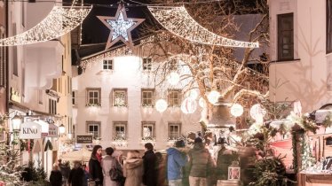 Es glitzert und leuchtet überall in den Gassen Kitzbühels, wenn die Adventszeit beginnt, © Michael Werlberger