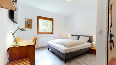 Ferienwohnung-Kathrin-Huben-Schlafzimmer-1-2