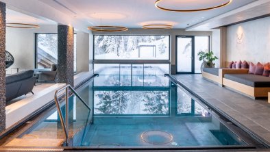 Beheizter Indoor-/Outdoor Pool